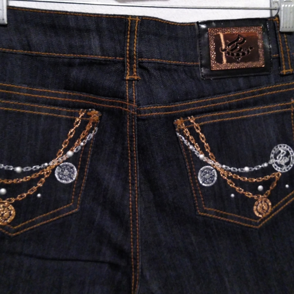 ROCAWEAR Ladies Bermuda Shorts Size 9 NWOT - Picture 6 of 8